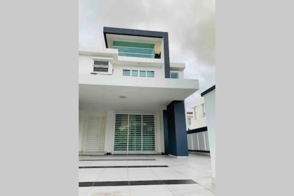 Holiday home Tiara East Broga *